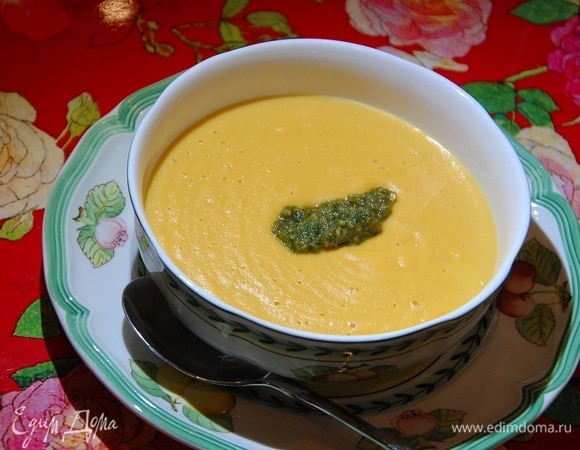 Суп из батата с кокосовым молоком и азиатским песто