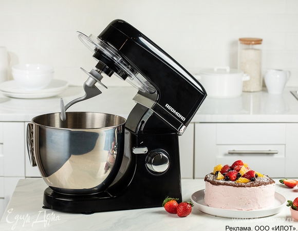 Апельсиновый бисквит с клубничным крем-чизом