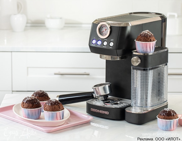 Шоколадный пудинг с кофейным соусом