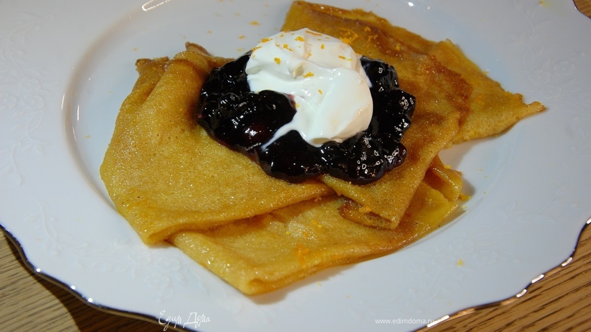 Блины фламбе в апельсиновой карамели