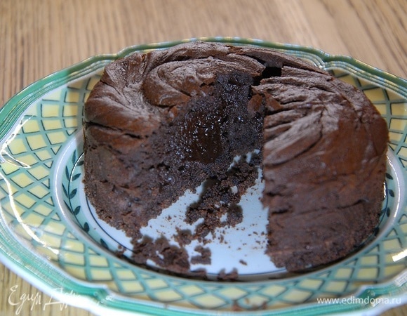 Шоколадный фондан на корже из печенья