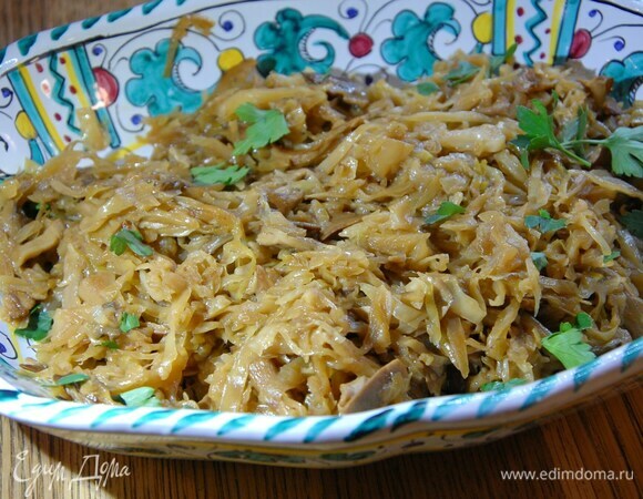 Капуста, тушенная в мультиварке с сушеными грибами Капуста, тушенная в мультиварке с сушеными грибами