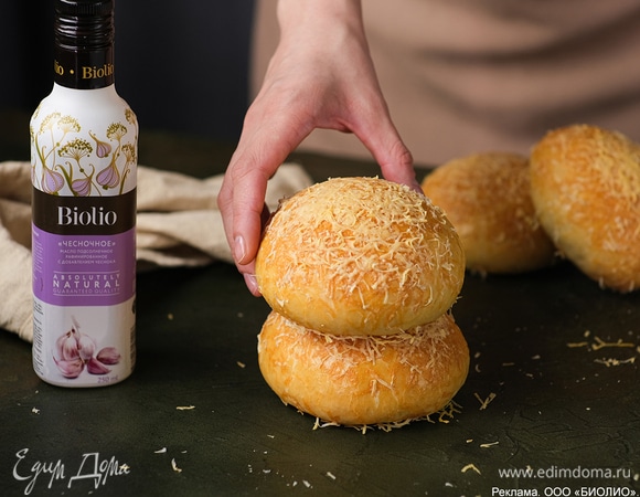 Булочки с сыром и вялеными помидорами Булочки с сыром и вялеными помидорами