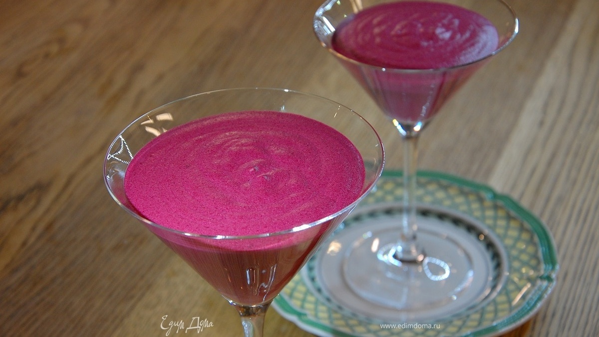 Сливочное суфле из черной смородины