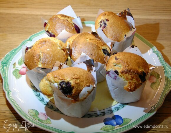 Кексы с голубикой, фундуком и черничным джемом Кексы с голубикой, фундуком и черничным джемом