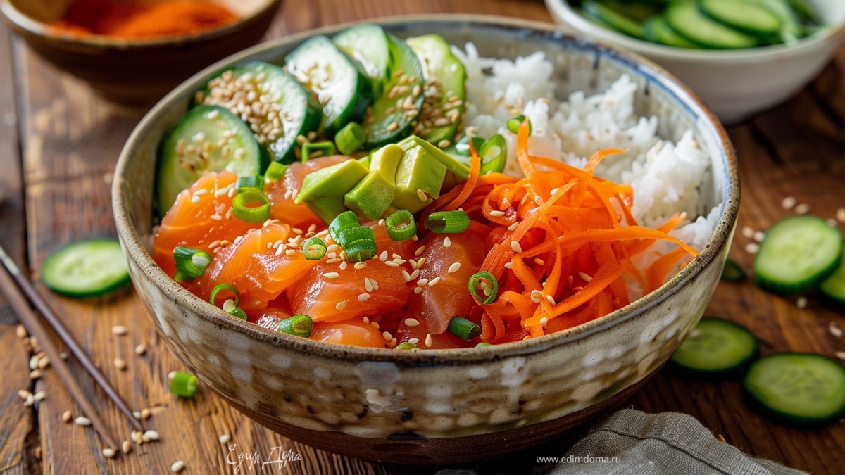 Боул с рисом, форелью и овощами