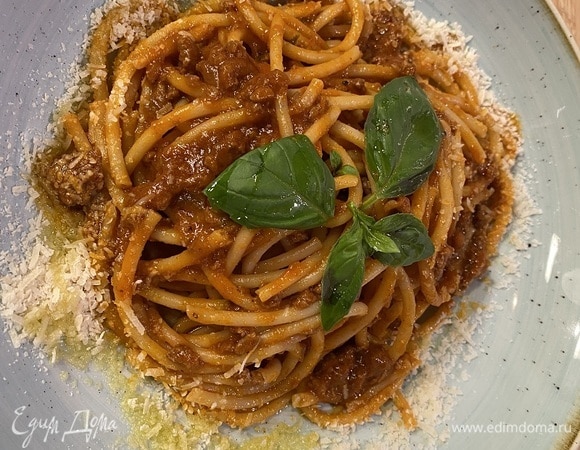 Букатини болоньезе 