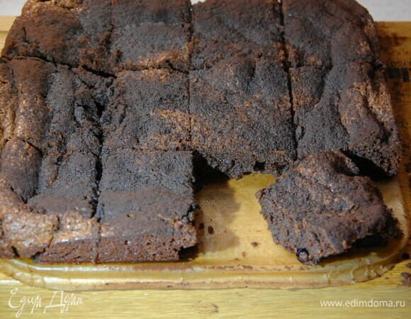 Брауни с вяленой вишней и черным шоколадом Брауни с вяленой вишней и черным шоколадом
