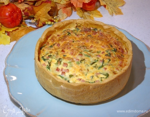 Простой тарт с сыром, ветчиной и руколой Простой тарт с сыром, ветчиной и руколой