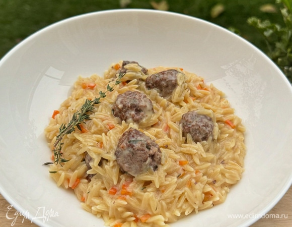 Паста орзо с фрикадельками 