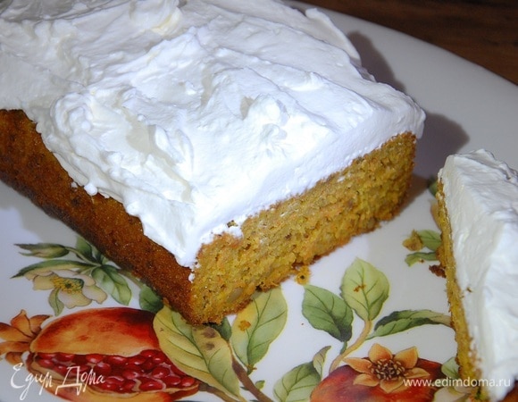 Морковный кекс с грецкими орехами, шафраном и кремом из маскарпоне Морковный кекс с грецкими орехами, шафраном и кремом из маскарпоне