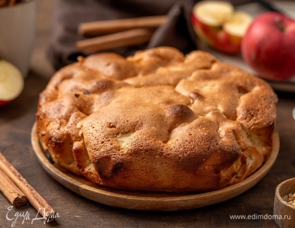  Пышная шарлотка с яблоками в духовке