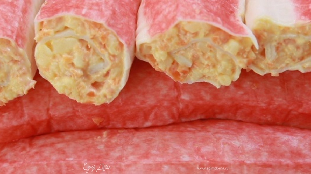 Рулеты из крабовых палочек и сыра