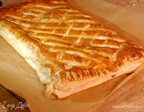 Простой пирог с пореем, зеленым луком и сыром Простой пирог с пореем, зеленым луком и сыром