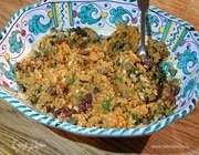 Томатный булгур с кедровыми орехами, оливками и каперсами