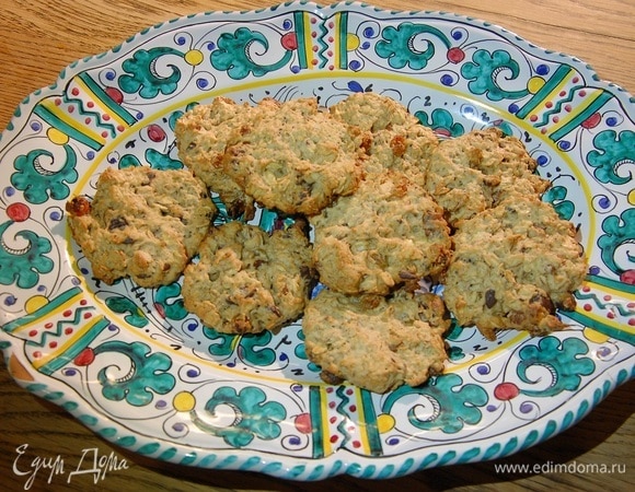 Овсяное печенье с бананом, орехами и шоколадом Овсяное печенье с бананом, орехами и шоколадом