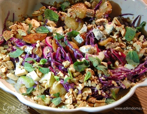 Картофельный салат с красной капустой, сельдереем и голубым сыром Картофельный салат с красной капустой, сельдереем и голубым сыром