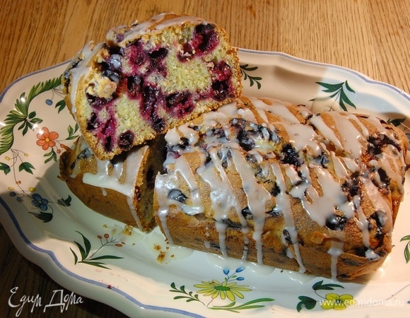 Кекс из поленты с жимолостью и лимонной глазурью Кекс из поленты с жимолостью и лимонной глазурью
