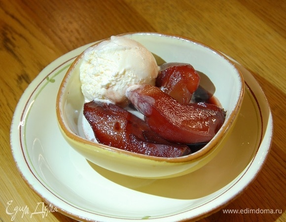 Груши в красном вине с кардамоном, ванилью и цедрой апельсина Груши в красном вине с кардамоном, ванилью и цедрой апельсина