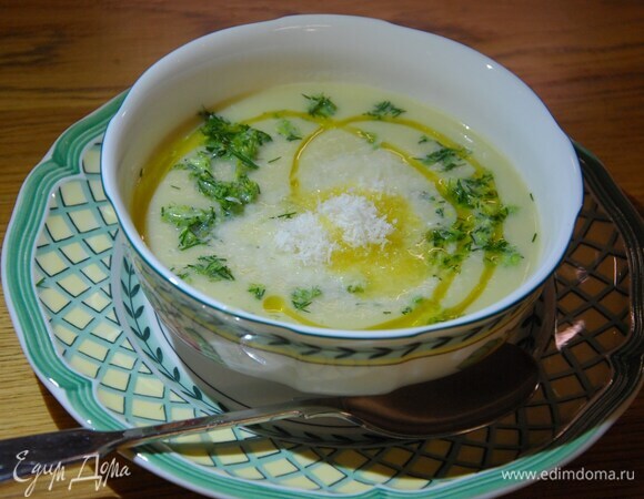 Суп-пюре из фенхеля с картофелем и луком-пореем