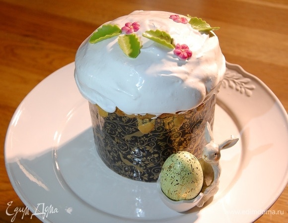 Куличи с вяленой клюквой и вишней и фисташками Куличи с вяленой клюквой и вишней и фисташками