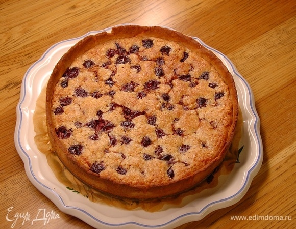 Вишневый тарт с миндальным кремом