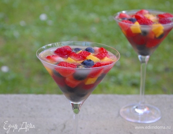 Ягодное желе на травяном чае