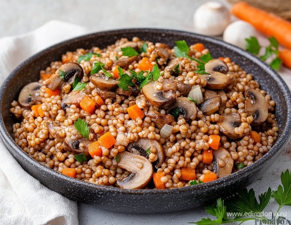 Гречка с грибами и морковью