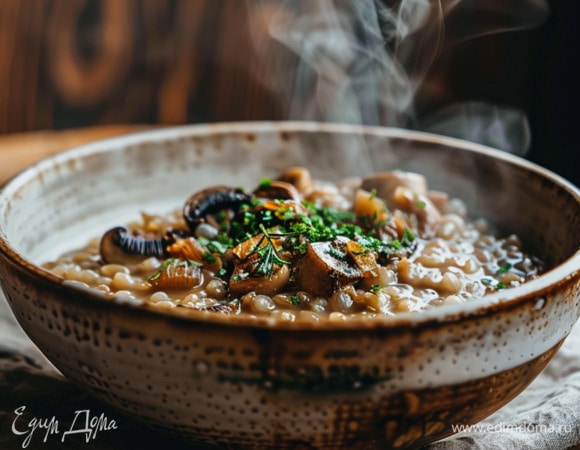 Ячневая каша с грибами и карамелизированным луком