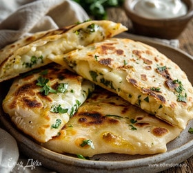 Весенние лепешки на кефире с зеленью и сыром