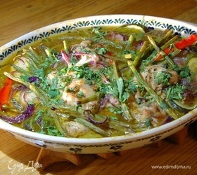 Куриные бедрышки под абрикосовым джемом, запеченные с цукини и стручковой фасолью Куриные бедрышки под абрикосовым джемом, запеченные с цукини и стручковой фасолью