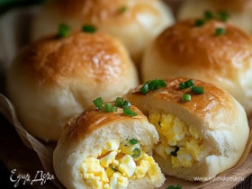 Пирожки с яйцом и зелёным луком