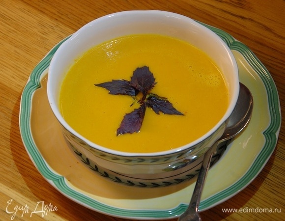 Морковный суп-пюре на кокосовом молоке с карри и лемонграссом Морковный суп-пюре на кокосовом молоке с карри и лемонграссом