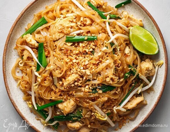 Пад Тай с курицей Пад Тай с курицей