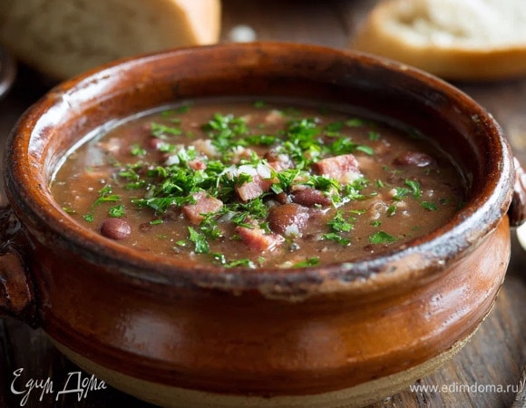 Фасолевый суп с копчёностями Фасолевый суп с копчёностями