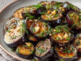 Маринованные баклажаны с чесноком и зеленью