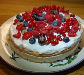 Замороженный десерт на меренге