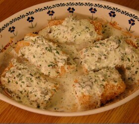 Треска под соусом из тархуна и каперсов