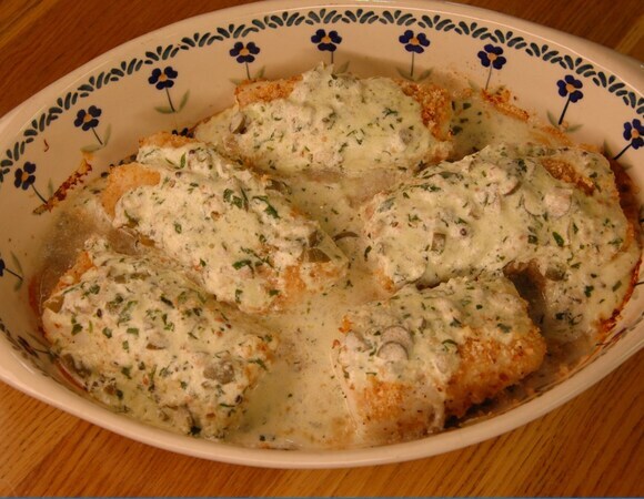 Треска под соусом из тархуна и каперсов