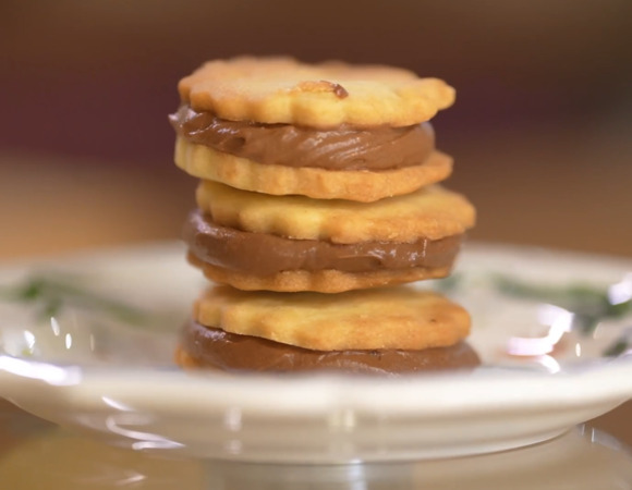 Песочное печенье с шоколадно-сливочным кремом Песочное печенье с шоколадно-сливочным кремом