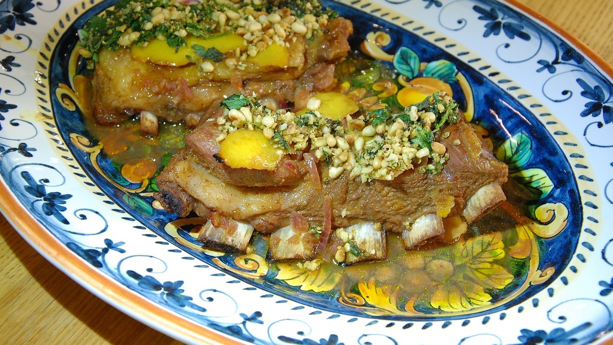 Ребрышки ягненка в пряном лимонном маринаде