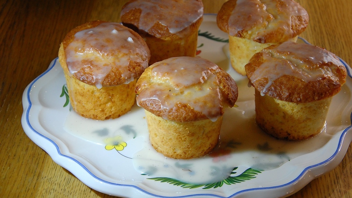 Лимонные маффины со сливочной начинкой