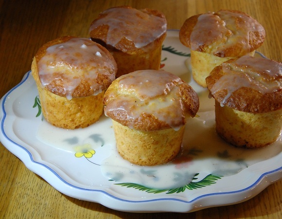 Лимонные маффины со сливочной начинкой
