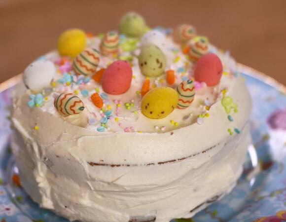 Морковный кекс со сливочным кремом 