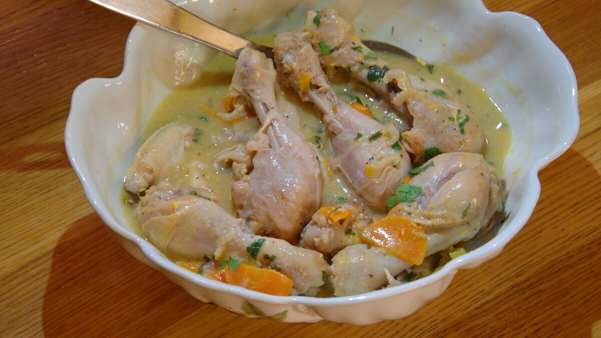 Куриное фрикасе с овощами и шалфеем