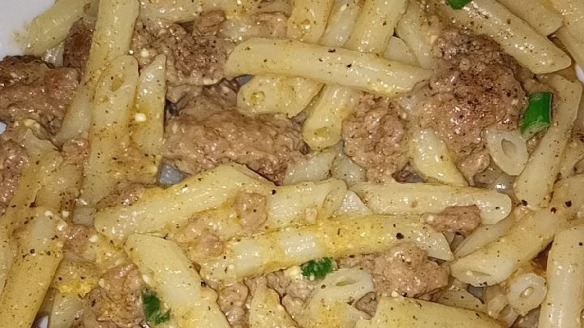 Макароны с фаршем в сырном соусе