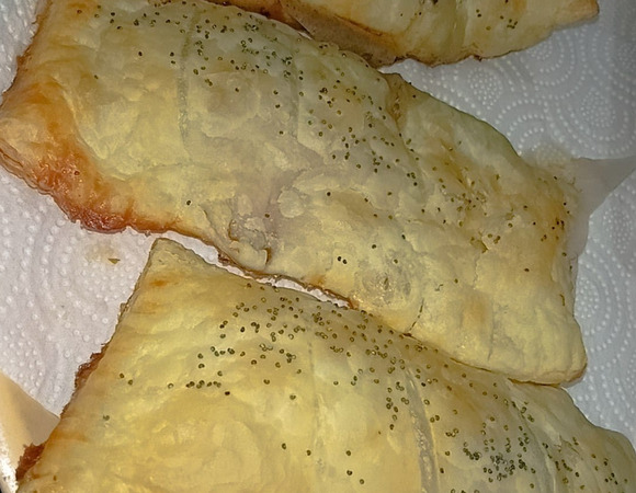 Слойки с фаршем и творожным сыром Слойки с фаршем и творожным сыром