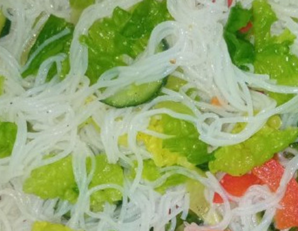 Фунчоза с курицей и овощами Фунчоза с курицей и овощами