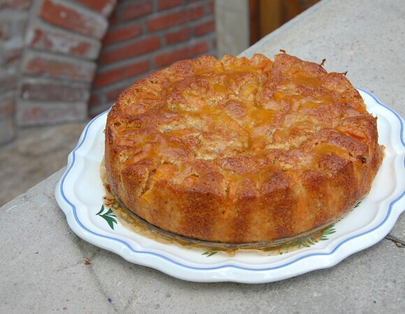 Заливной миндальный пирог с абрикосами