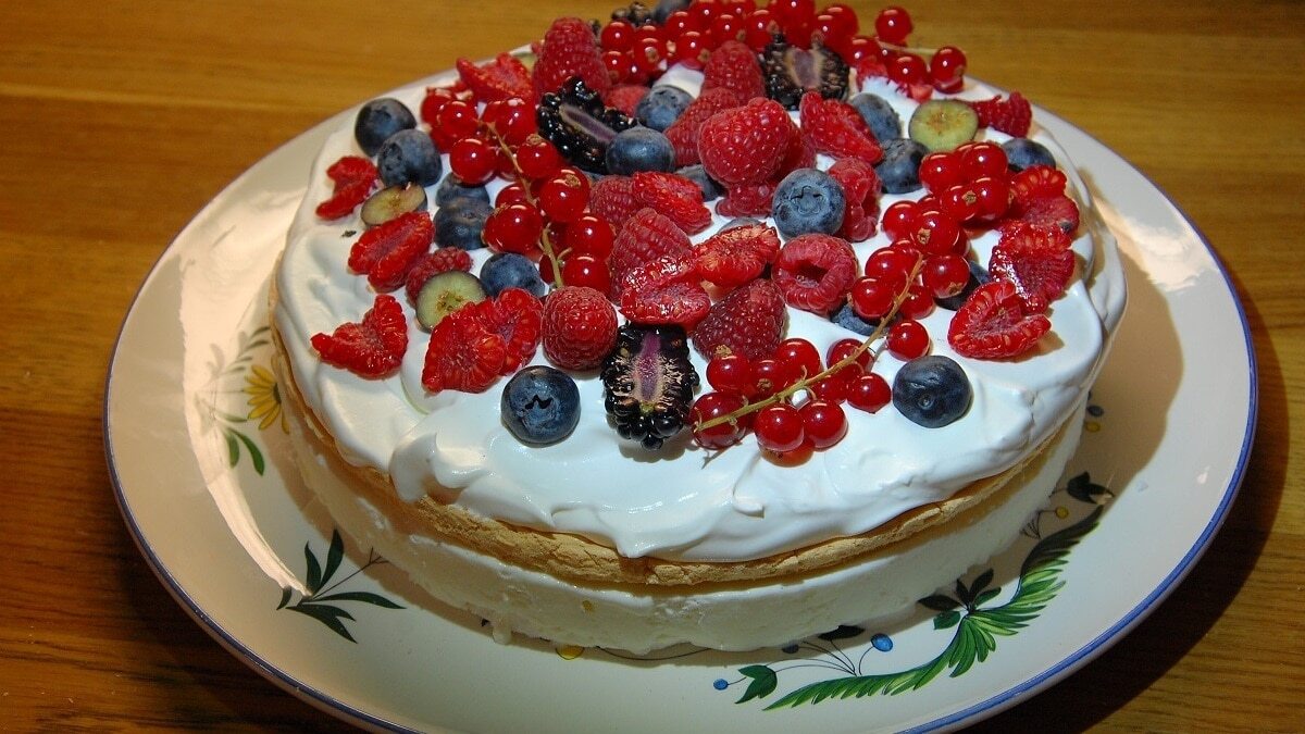 Замороженный десерт на меренге